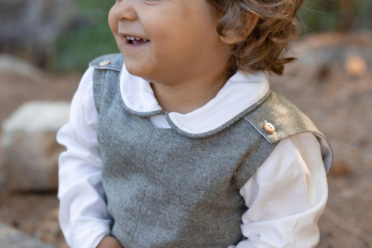 Green blouse with socks and collar
