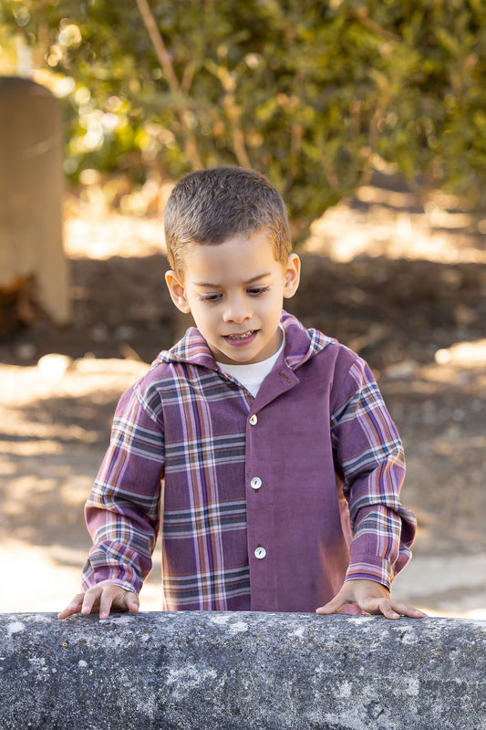 Camisa com capuz bordô